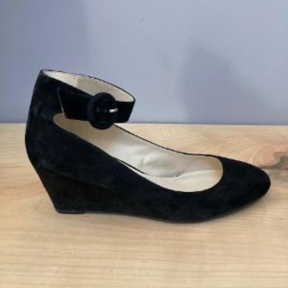 Nine West black suede wedge - Picture 2 of 2